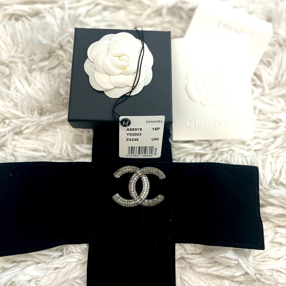 CHANEL RHINESTONE BROOCH STUNNING!